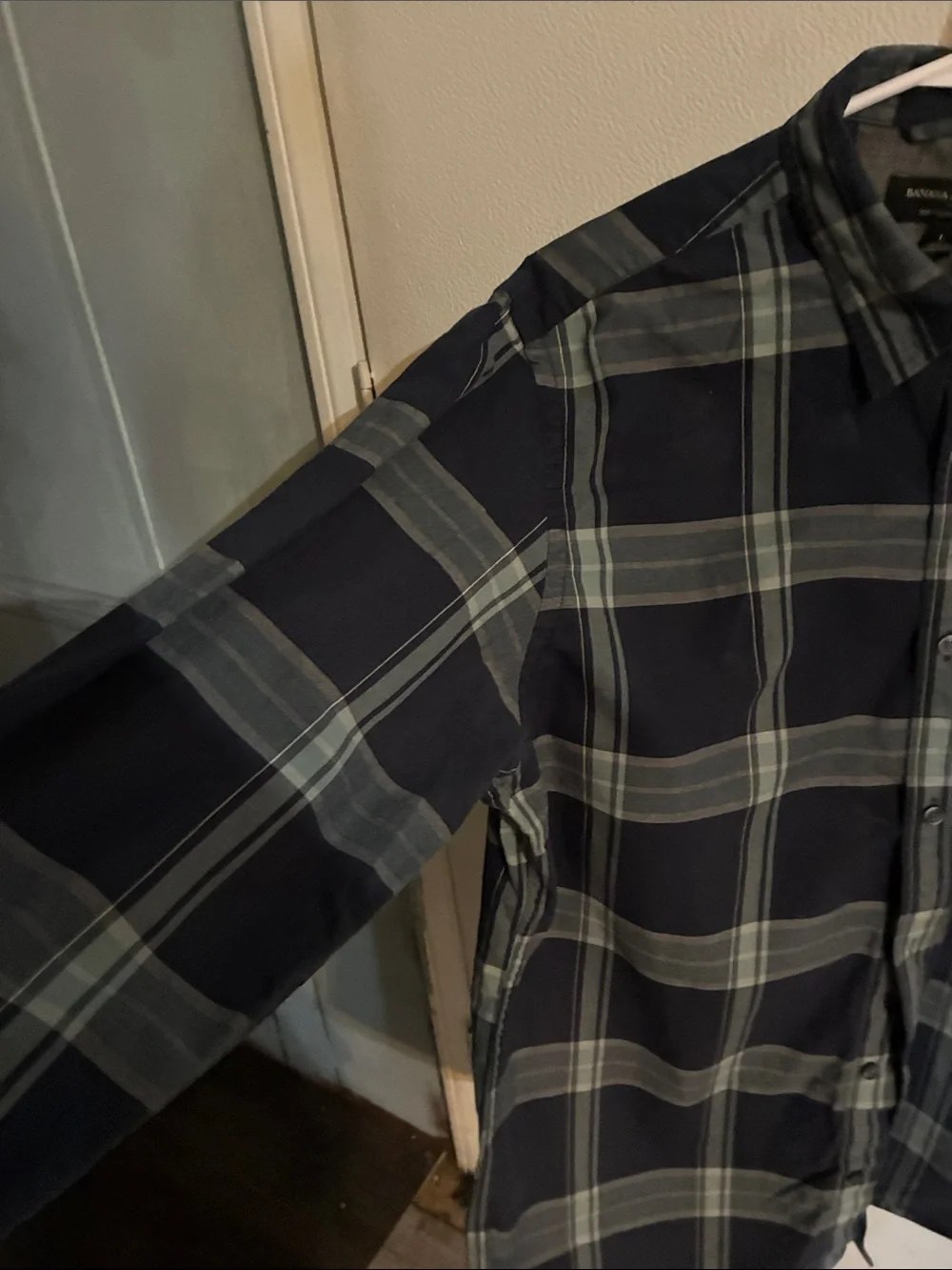 Banana Republic Men's Navy & Gray Plaid Button-Down Shirt